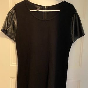 Black Short-sleeved Women's Top